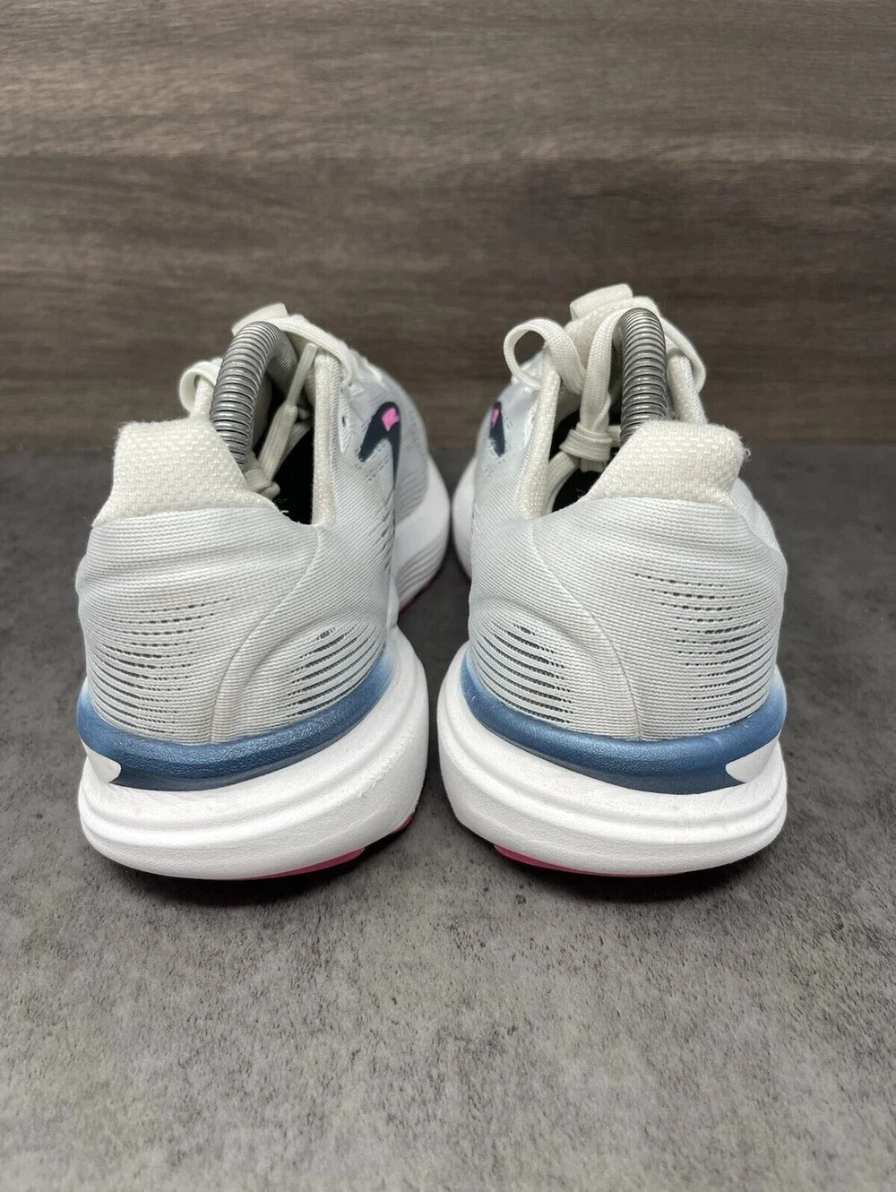 Brooks Revel 8 White Moonlight Pink Size 9 Womens Running Shoes Sneakers